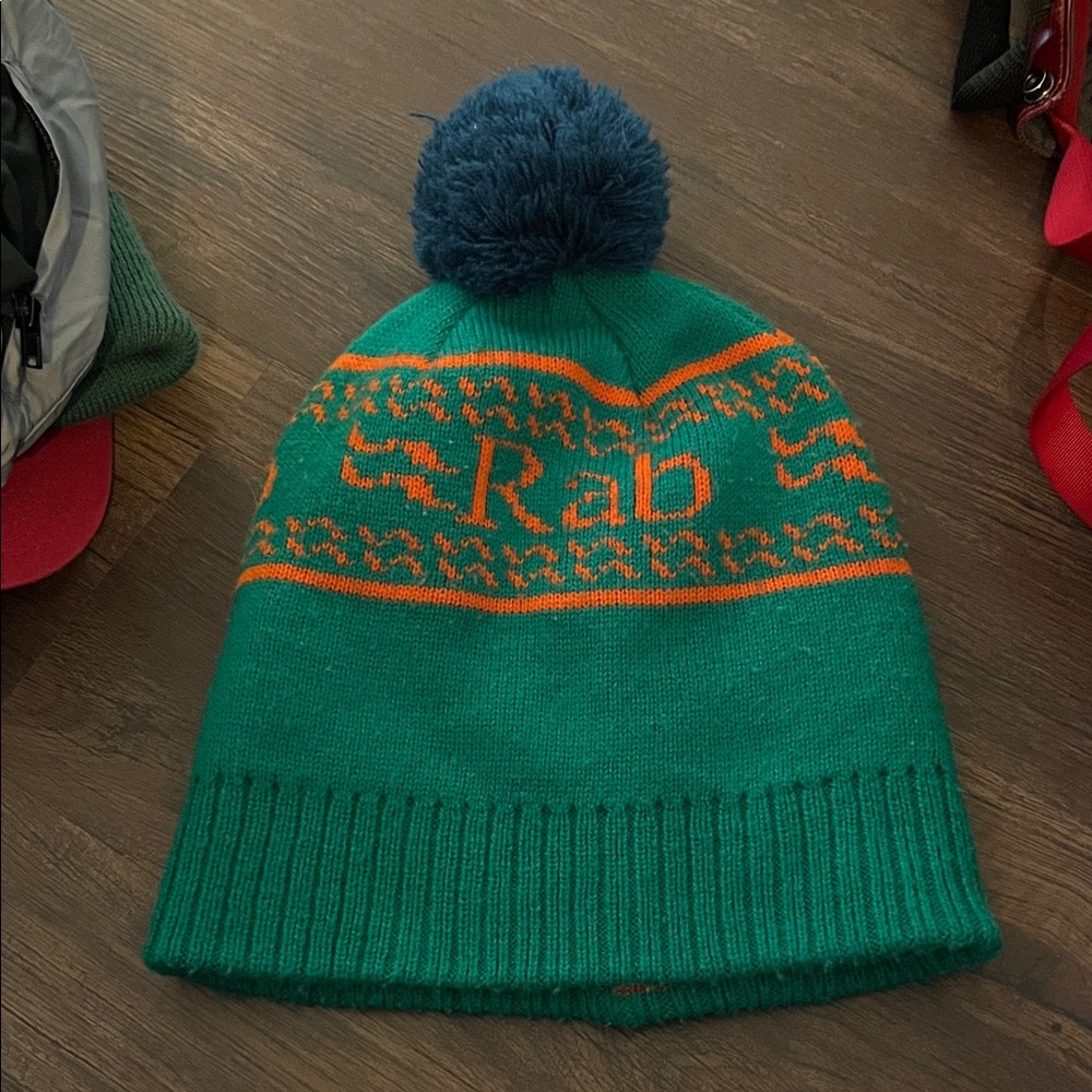 Source Unknown Green and Orange Knit Beanie